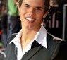 Taylor-Lautner-06