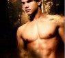 Taylor-Lautner-11