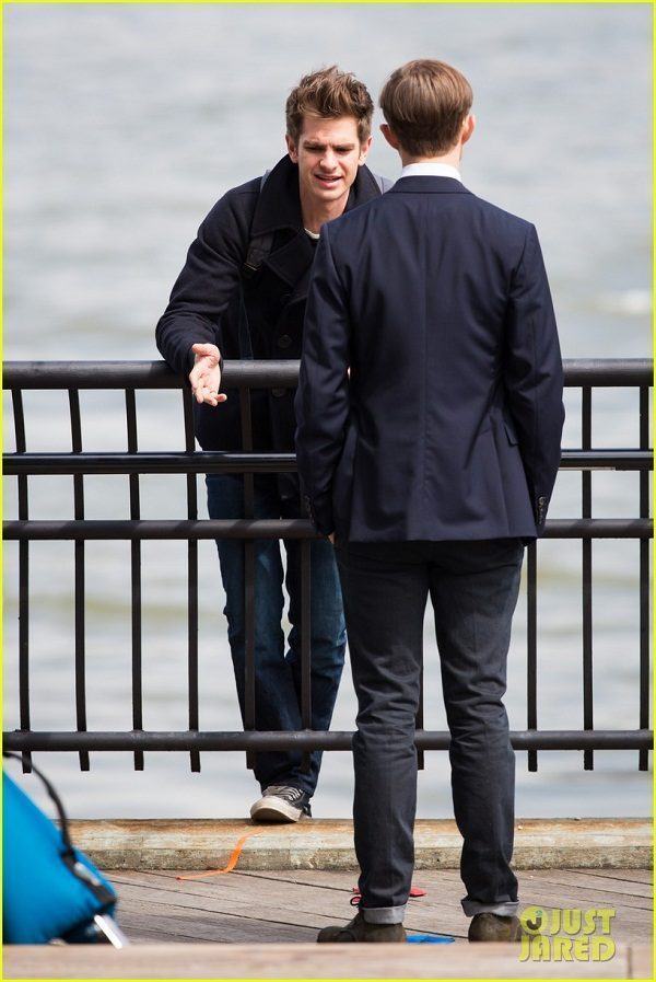 Andrew Garfield bridges his scene on "The Amazing Spiderman 2" **USA, Australia ONLY**