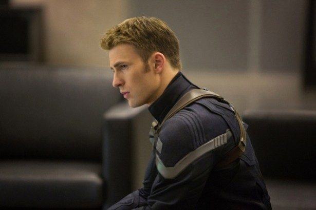 *************** 2014 SPRING MOVIE SNEAKS FOR JANUARY 12, 2014. DO NOT USE PRIOR TO PUBLICATION.****** From the movie "Marvel's Captain America: The Winter Soldier"Captain America/Steve Rogers (Chris Evans)Ph: Zade Rosenthal© 2014 Marvel. All Rights Reserved.