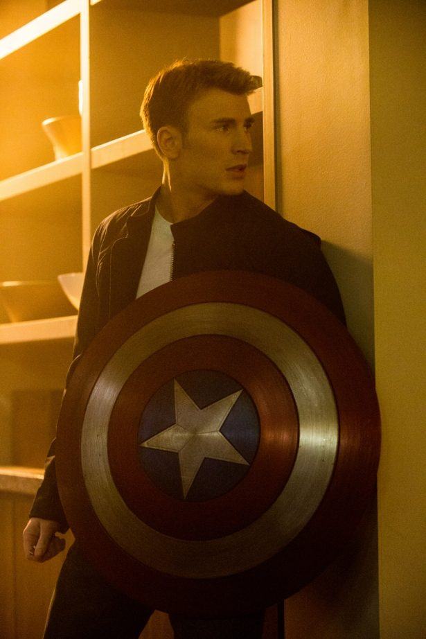 EXCLUSIVE*************** 2014 SPRING MOVIE SNEAKS FOR JANUARY 12, 2014. DO NOT USE PRIOR TO PUBLICATION.************** Chris Evans stars as Captain America/Steve Rogers in the movie CAPTAIN AMERICA: THE WINTER SOLIDER. Photo Credit: Zade Rosenthal ©Marvel 2014