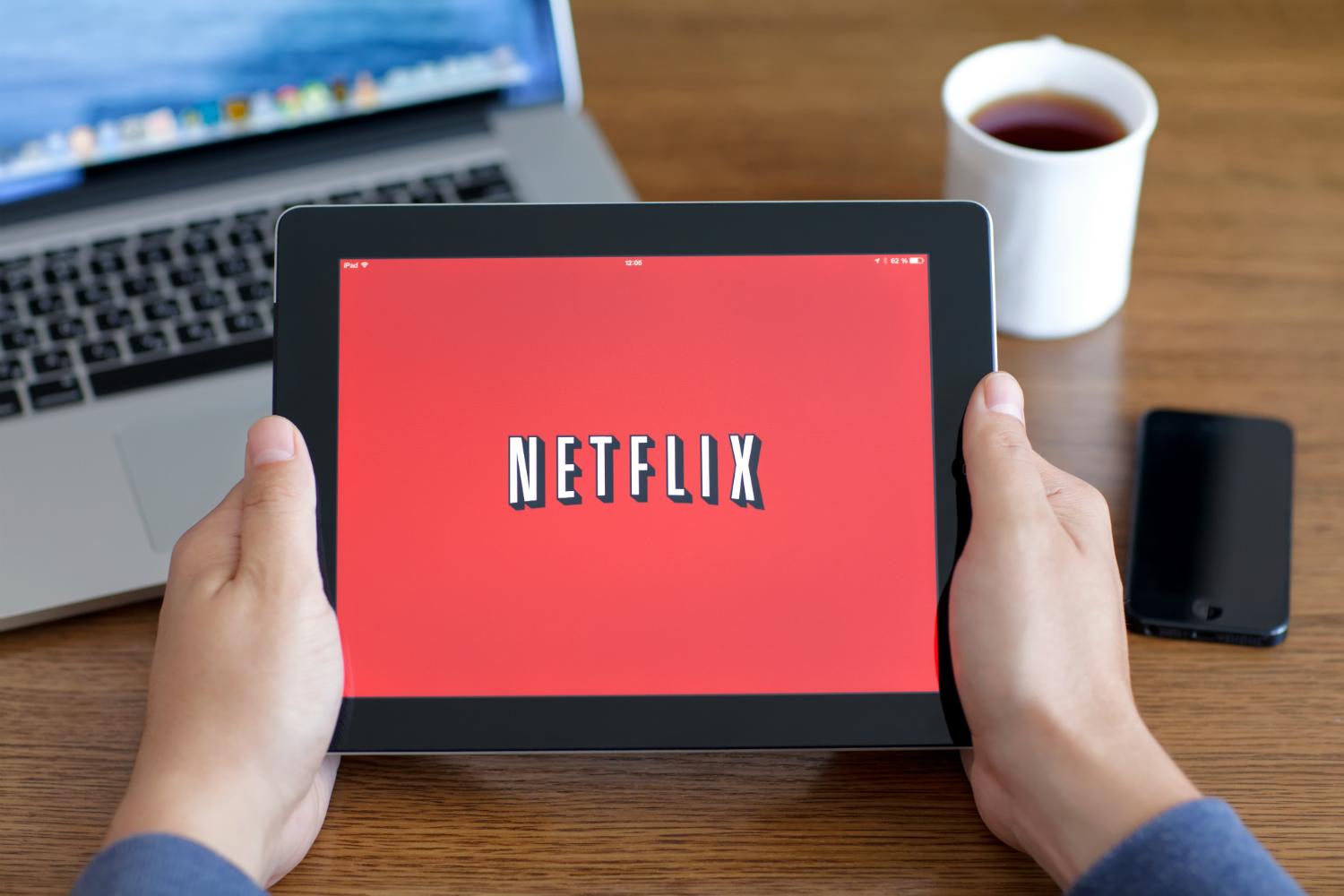 Netflix vai passar a exibir propagandas na sua plataforma? Sim e não!