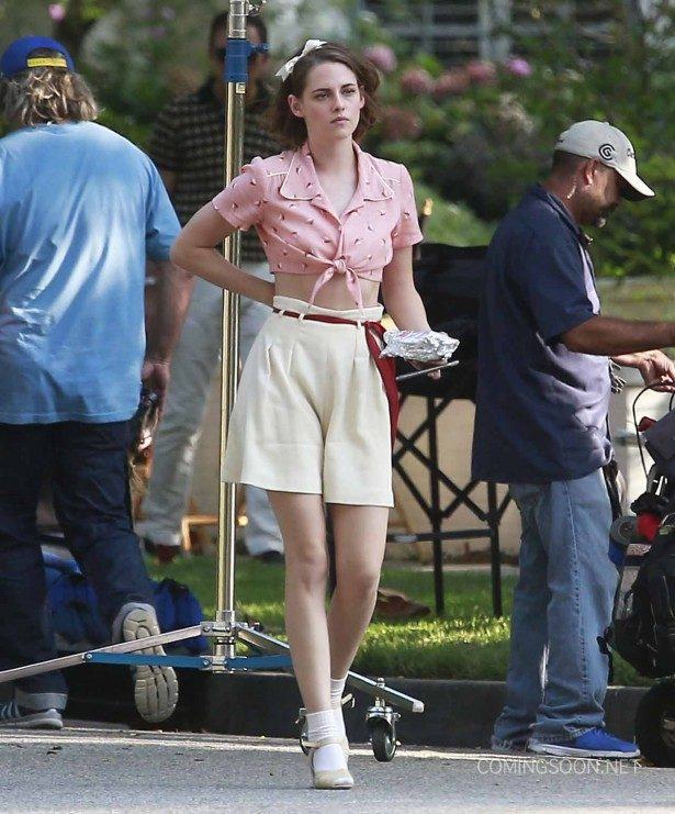 51829999 Stars are spotted filming scenes for an Untitled Woody Allen Project in Beverly Hills, California on August 21, 2015. This is the first time Allen has filmed a movie in Los Angeles since 1977's 'Annie Hall.' Stars are spotted filming scenes for an Untitled Woody Allen Project in Beverly Hills, California on August 21, 2015. This is the first time Allen has filmed a movie in Los Angeles since 1977's 'Annie Hall.' Pictured: Kristen Stewart FameFlynet, Inc - Beverly Hills, CA, USA - +1 (818) 307-4813