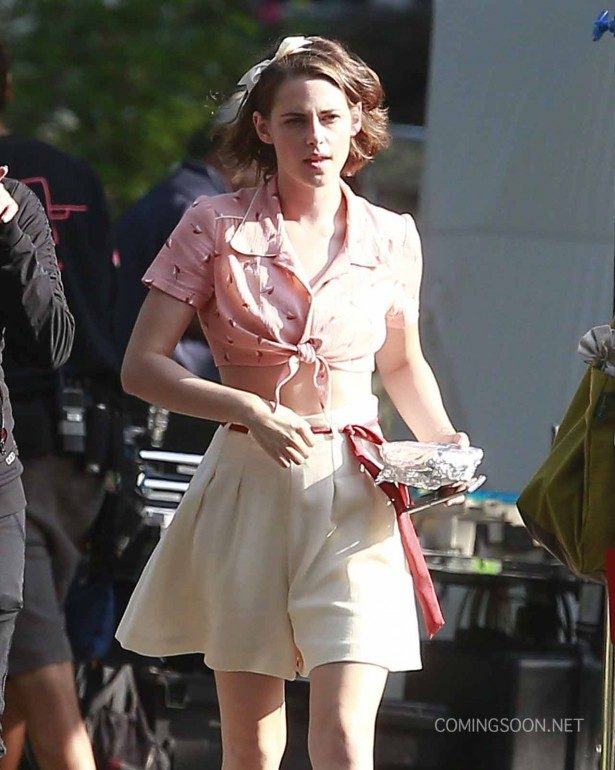 51830003 Stars are spotted filming scenes for an Untitled Woody Allen Project in Beverly Hills, California on August 21, 2015. This is the first time Allen has filmed a movie in Los Angeles since 1977's 'Annie Hall.' Stars are spotted filming scenes for an Untitled Woody Allen Project in Beverly Hills, California on August 21, 2015. This is the first time Allen has filmed a movie in Los Angeles since 1977's 'Annie Hall.' Pictured: Kristen Stewart FameFlynet, Inc - Beverly Hills, CA, USA - +1 (818) 307-4813