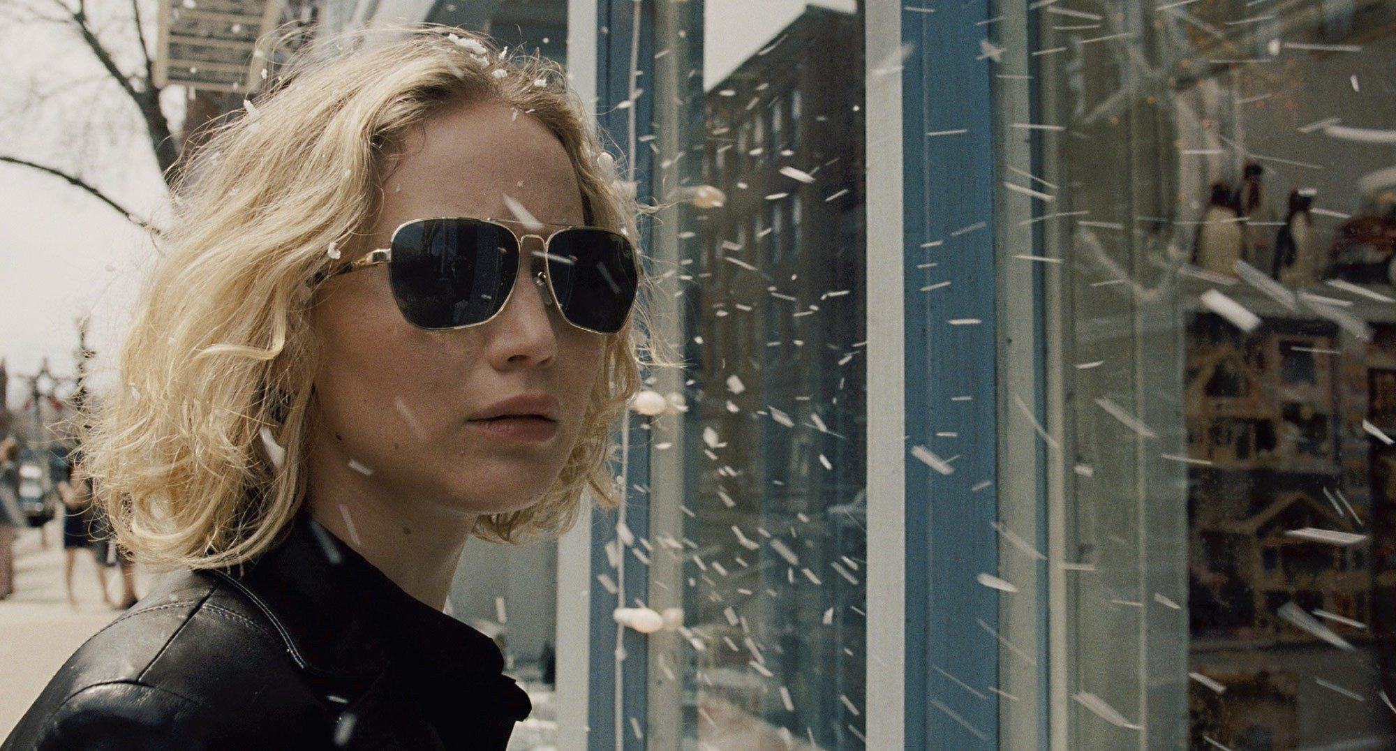 Veja Jennifer Lawrence e Bradley Cooper em cena de Joy: O Nome do Sucesso