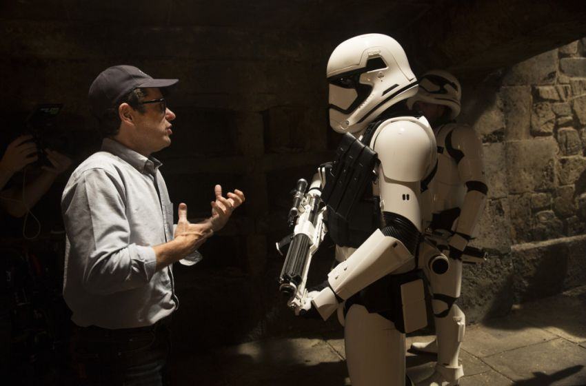 Trailer do Blu-Ray de Star Wars: O Despertar da Força mostra cenas inéditas