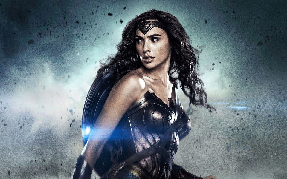 Warner adianta Mulher-Maravilha e agenda mais dois filmes da DC Comics