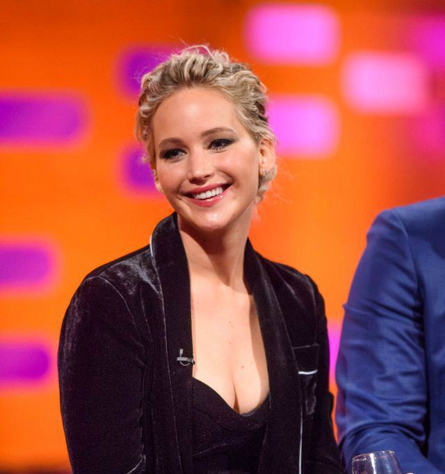 Jennifer Lawrence conta como foi beijar Chris Pratt em Passageiros