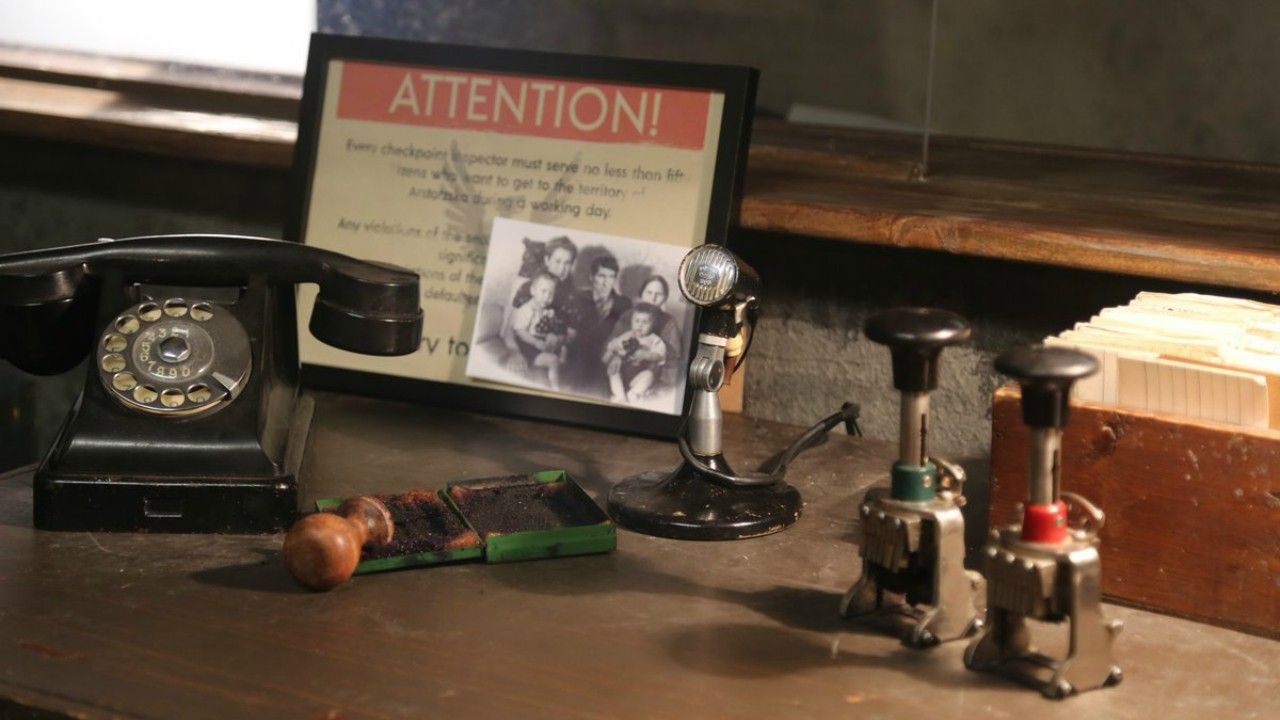 Papers, Please | Confira as primeiras imagens do curta baseado em jogo