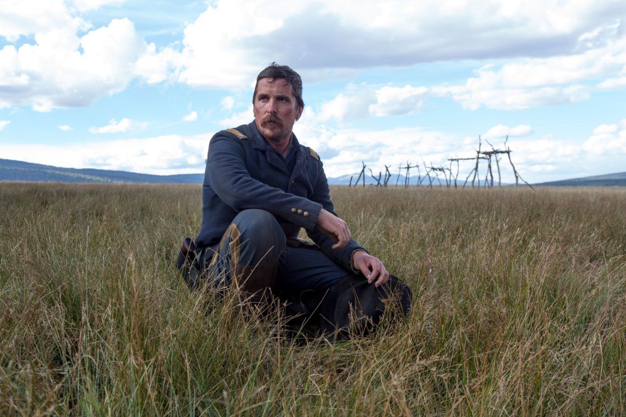 Hostiles | Western com Christian Bale e Rosamund Pike ganha primeiro trailer