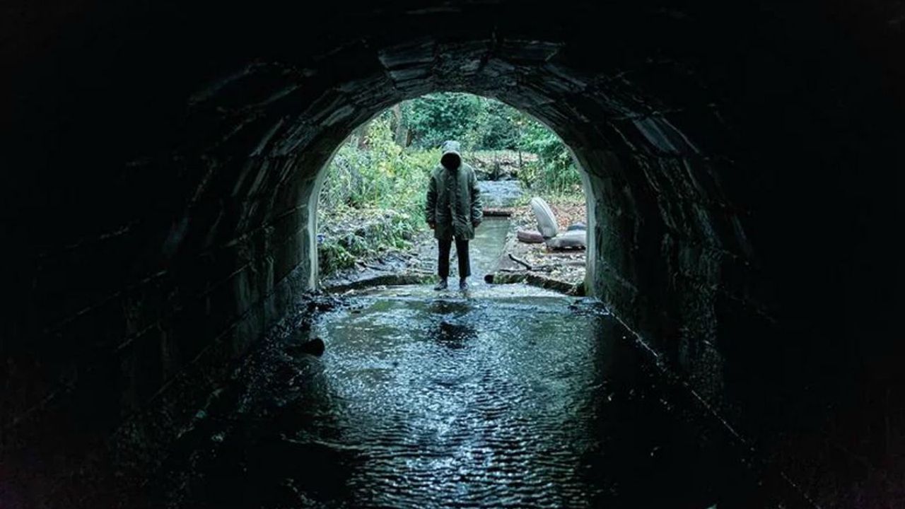 Ghost Stories | Terror estrelado por Martin Freeman ganha trailers inéditos