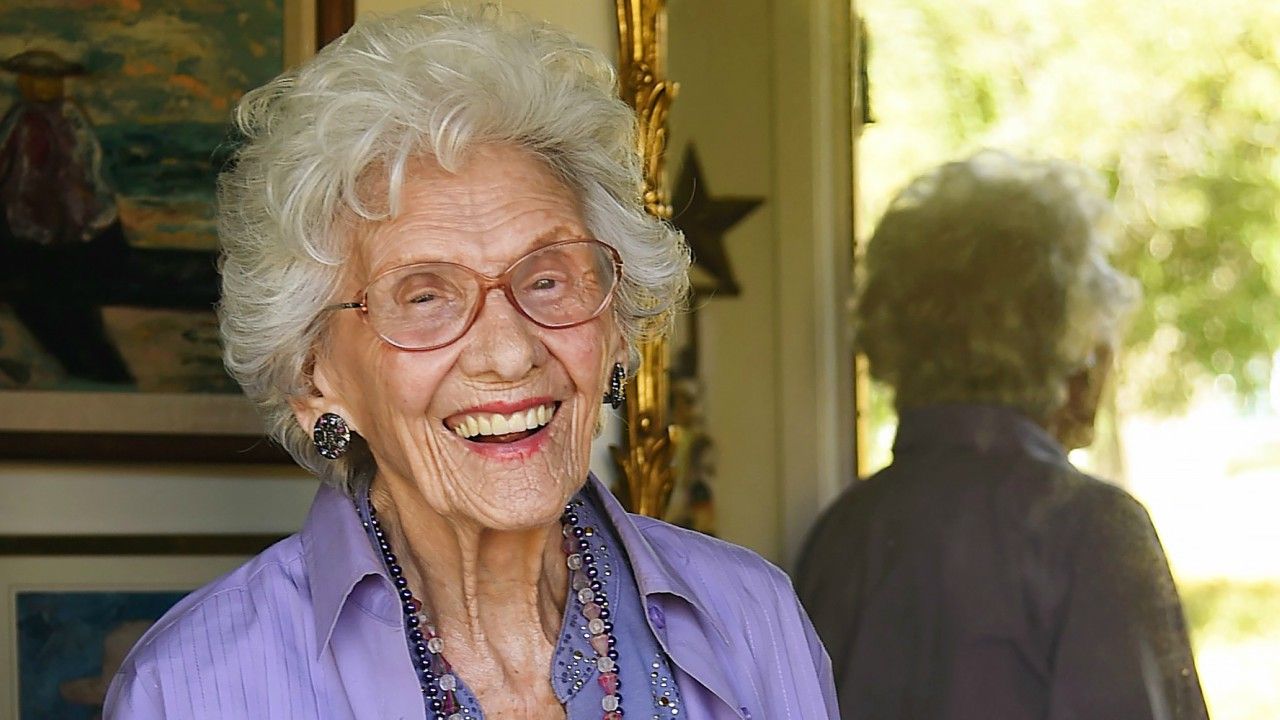 Connie Sawyer, atriz mais velha de Hollywood, falece aos 105 anos