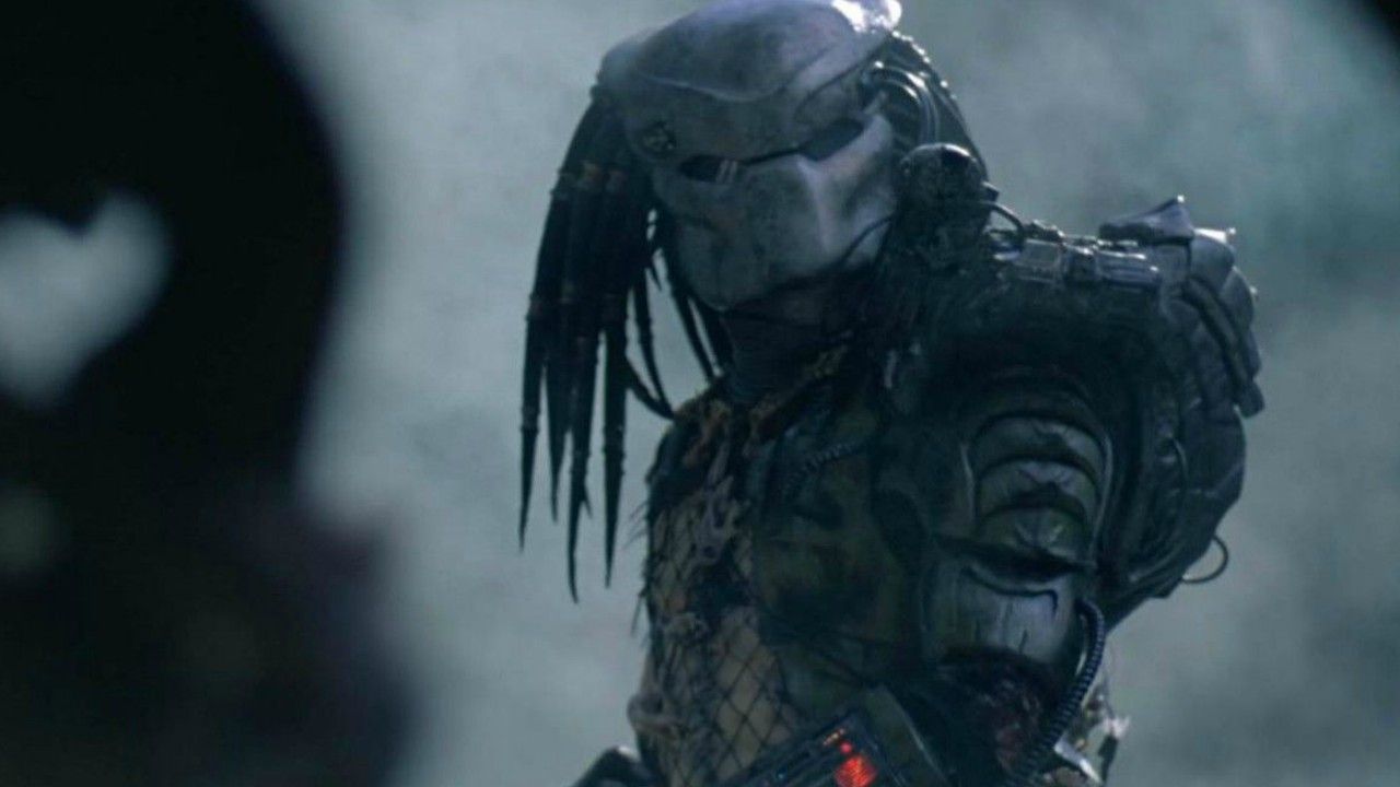 O Predador | Nova imagem mostra os personagens de Boyd Holbrook e Olivia Munn em combate