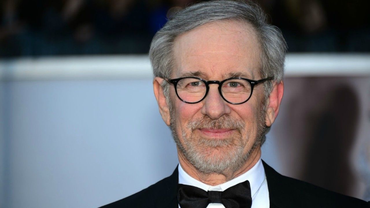 [Atualizado] Falcão Negro | Steven Spielberg produzirá e dirigirá longa sobre o herói da DC