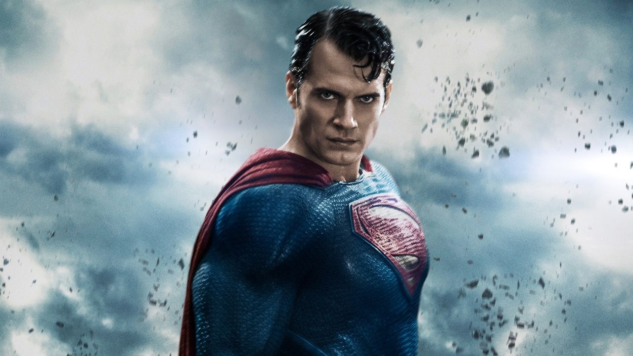 Henry Cavill confirma que retornará como Superman em produções futuras da DC