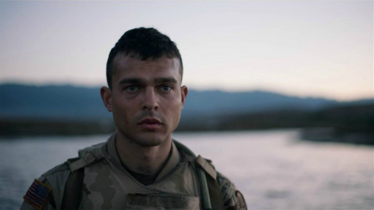 The Yellow Birds | Alden Ehreinreich e Tye Sheridan estrelam trailer de novo drama de guerra