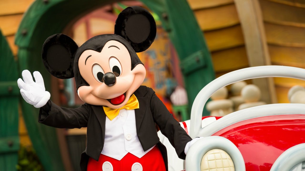 Disney lança pôster em comemoração aos 90 anos do Mickey Mouse