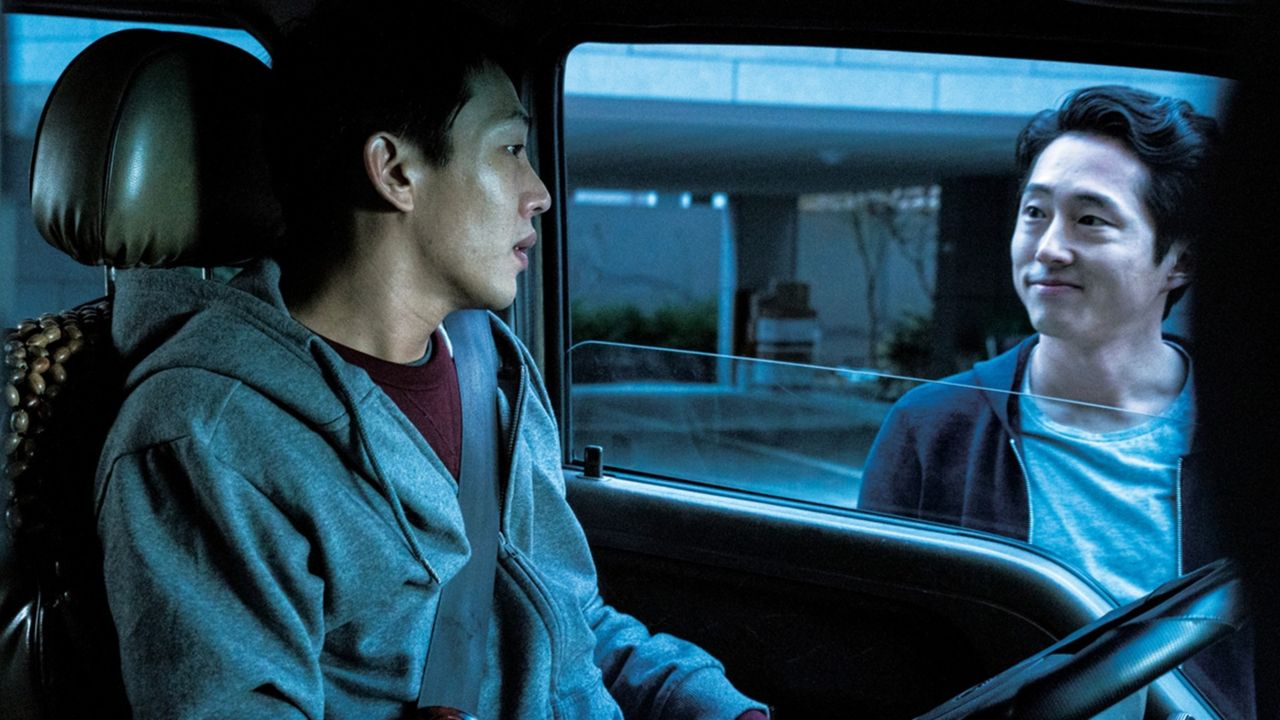 Em Chamas | Suspense sul-coreano com Steven Yeun ganha trailer
