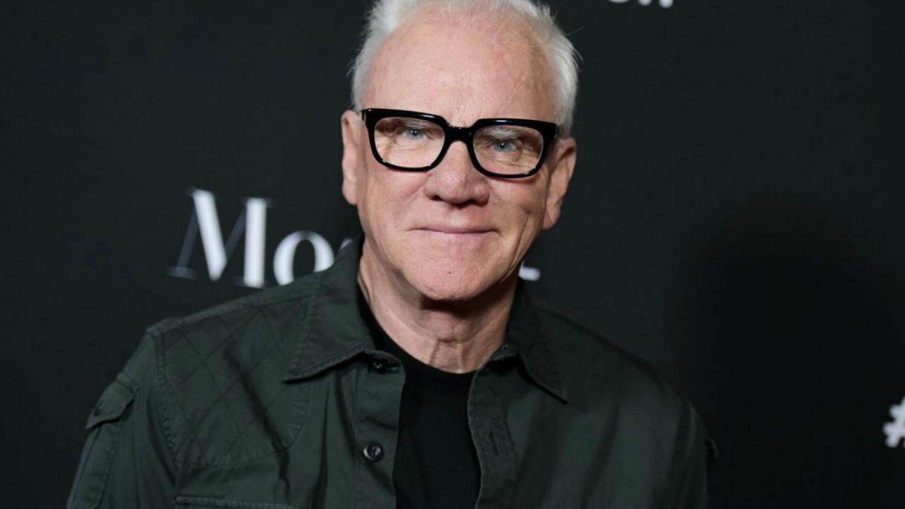Malcolm McDowell se junta ao elenco de filme sobre assédio na emissora Fox News