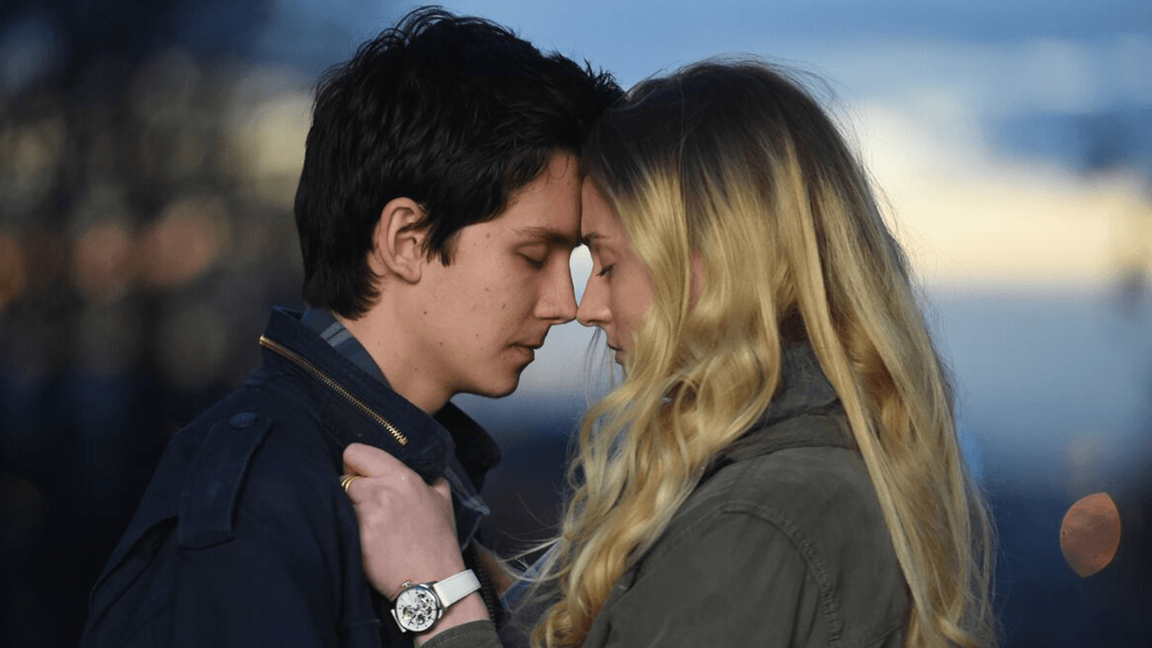 Time Freak | Sophie Turner e Asa Butterfield estrelam comédia romântica com viagem temporal