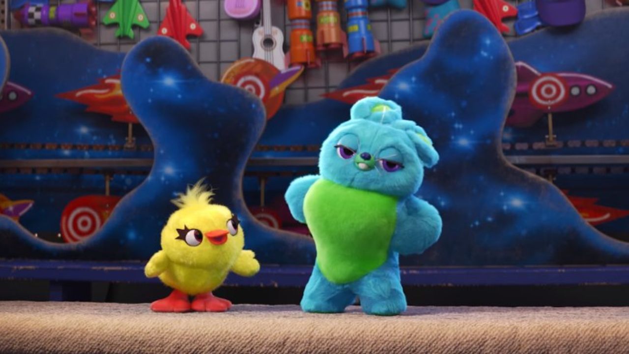Toy Story 4 | Brinquedos reagem a teaser trailer da animação em divertido vídeo