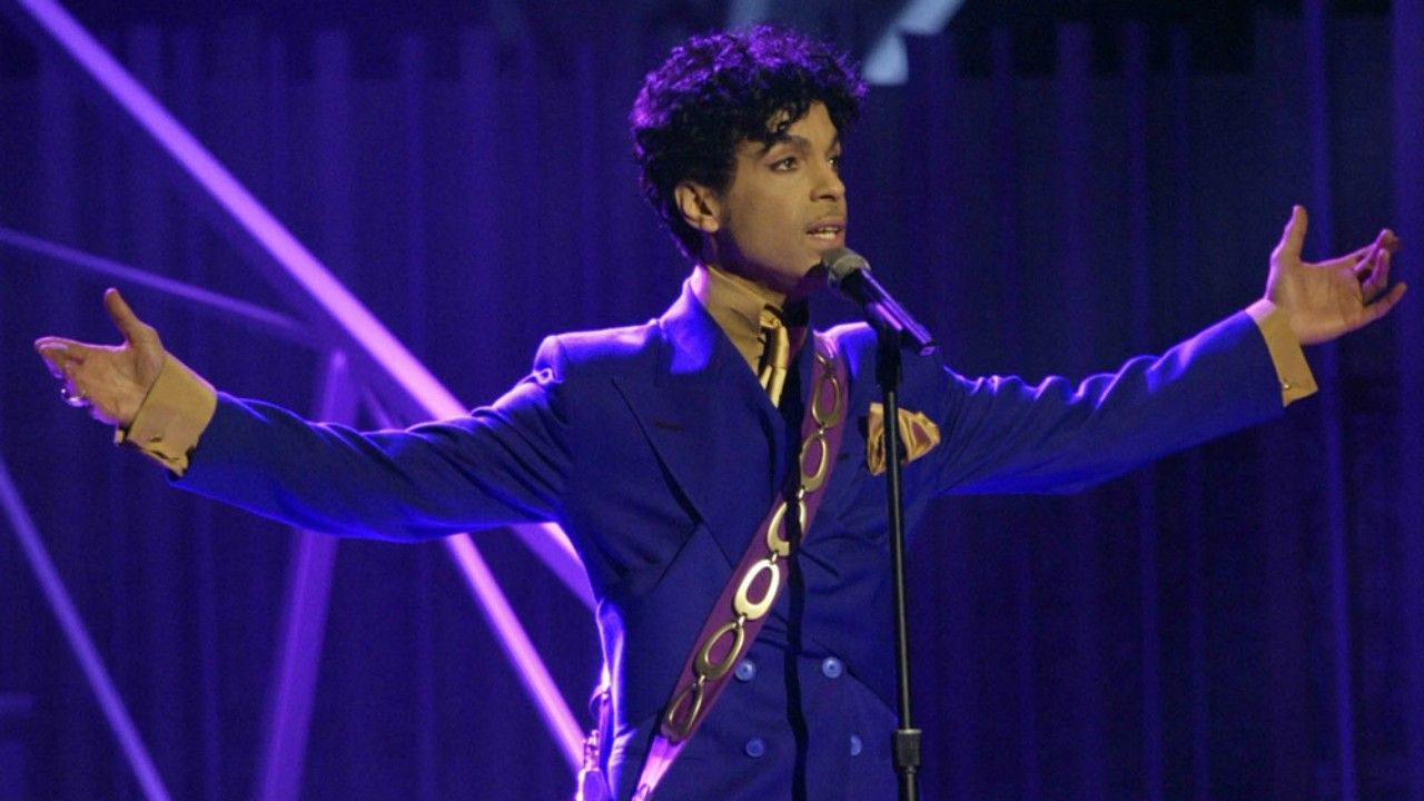 Universal Pictures adquire direitos para usar músicas do cantor Prince em novo longa
