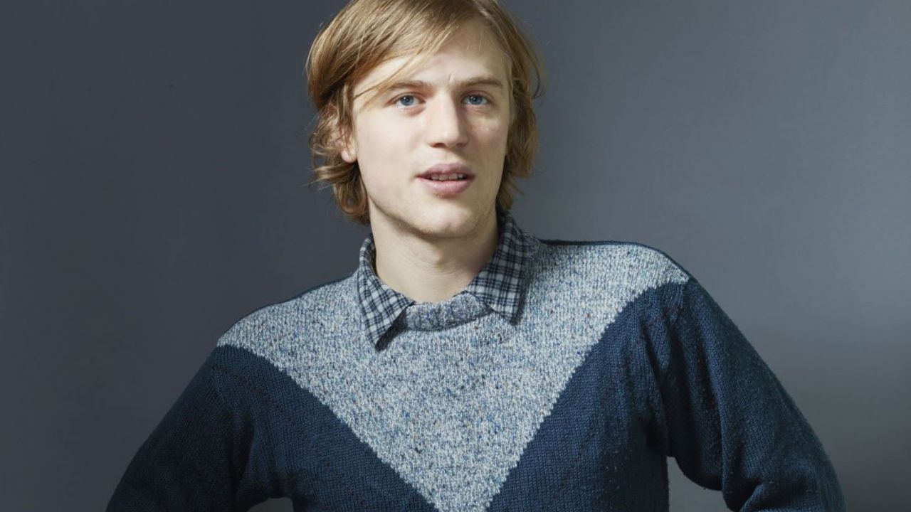 Emma | Johnny Flynn entra para o elenco da nova versão do clássico romance de Jane Austen