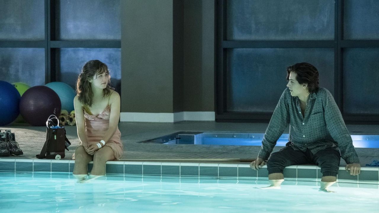 Five Feet Apart | Drama adolescente estrelado por Cole Sprouse e Haley Lu Richardson ganha trailer