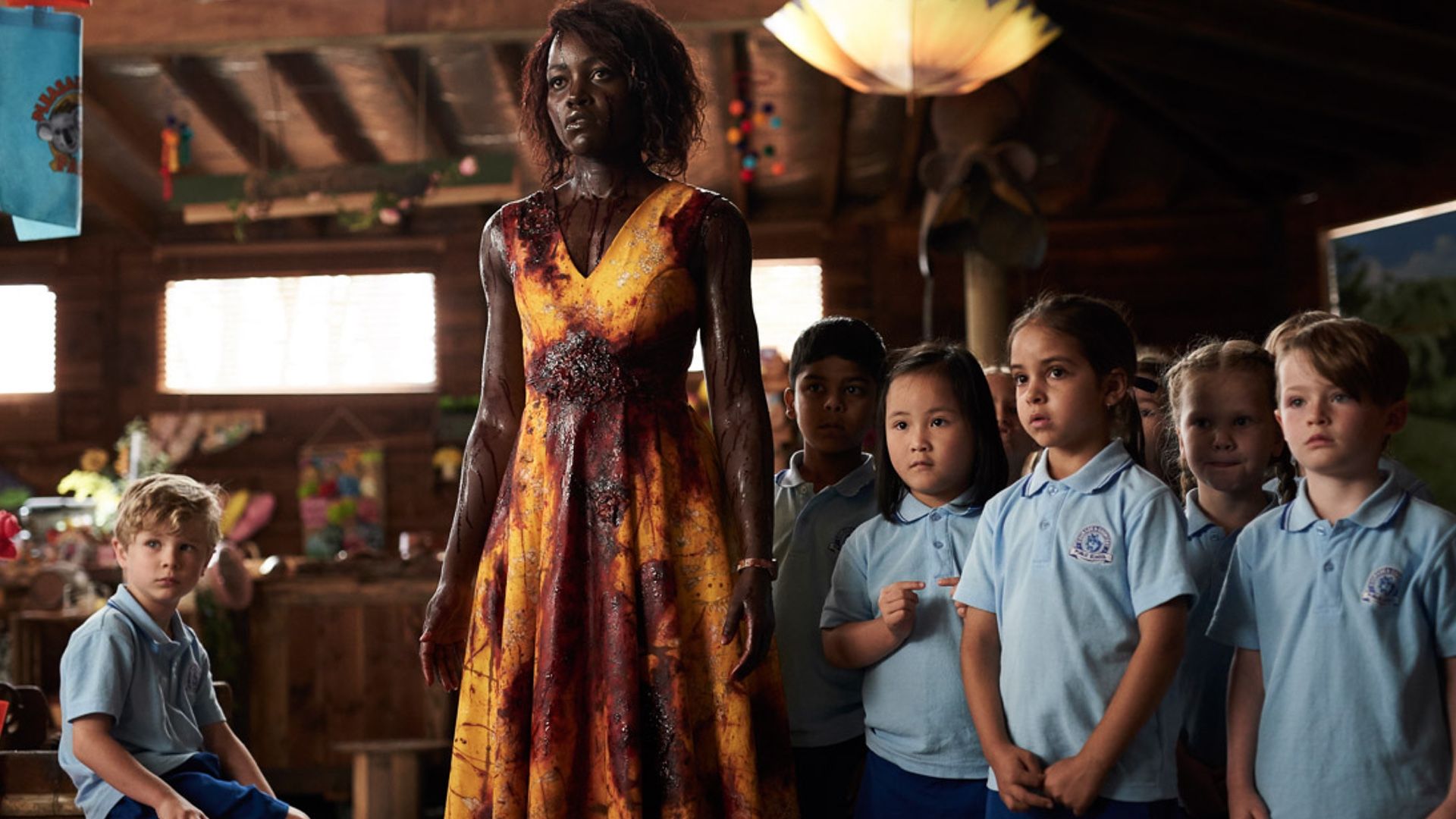 Little Monsters | Lupita Nyong’o precisa salvar crianças do apocalipse zumbi em primeiro clipe
