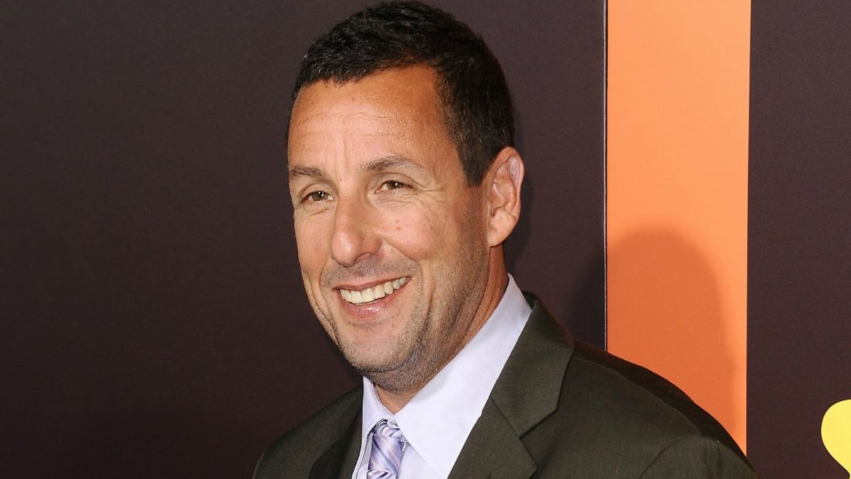 Adam Sandler quer salvar o Halloween em nova comédia da Netflix