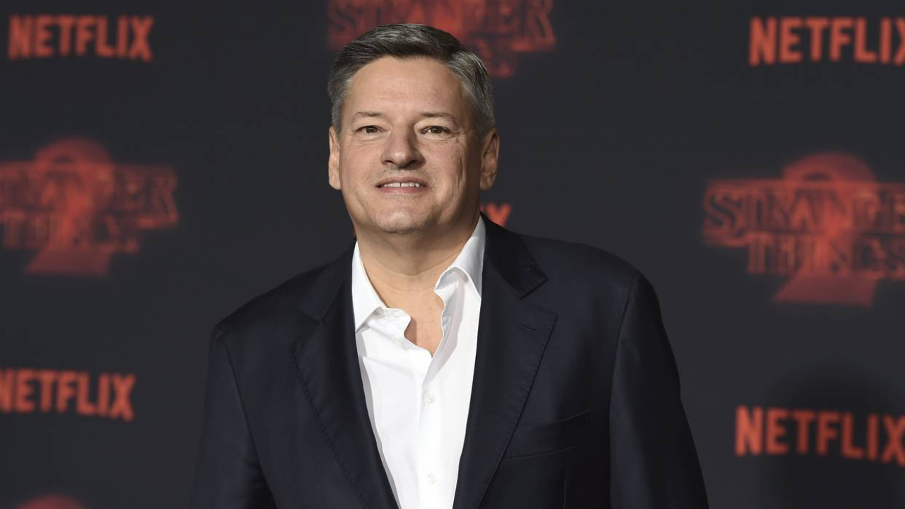 “Nunca cancelamos uma série de sucesso”, diz Ted Sarandos, CEO da Netflix