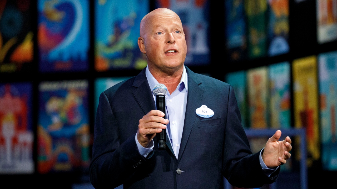 Bob Chapek é anunciado como o novo CEO da Disney, sucedendo Bob Iger