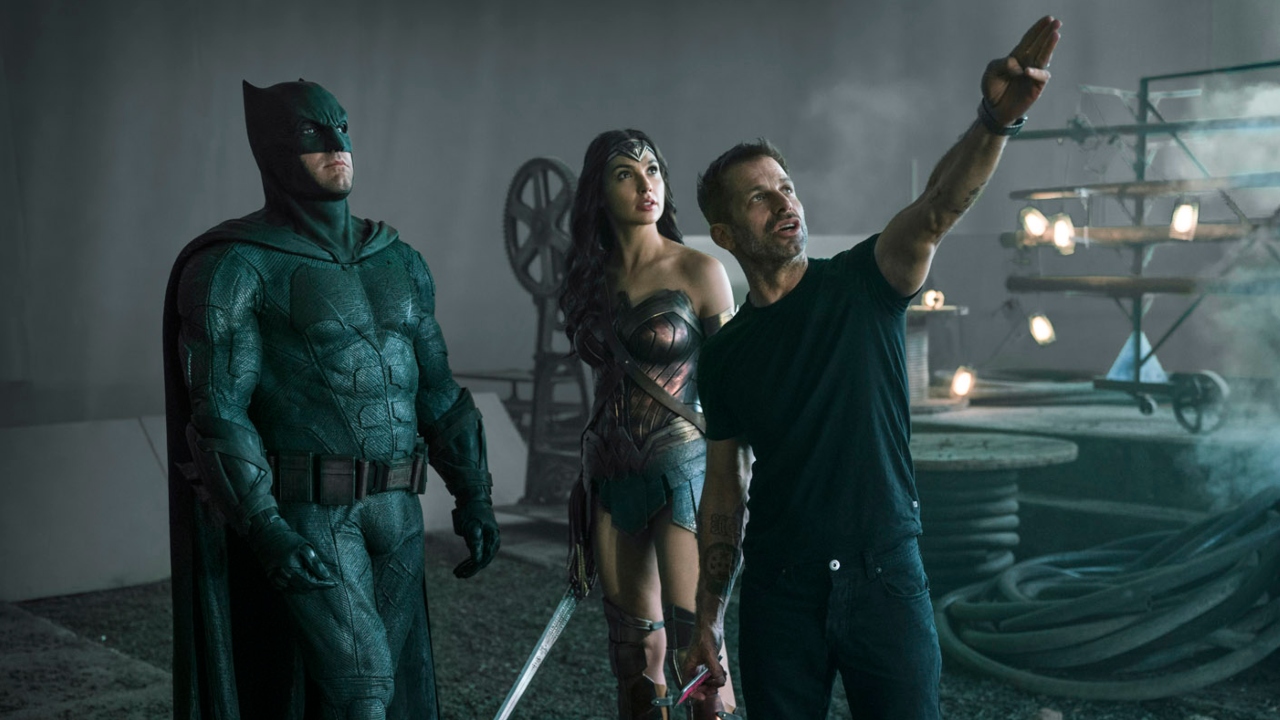 Zack Snyder fala sobre estratégia de lançamentos da Warner e diz que sua versão de Liga da Justiça também pode ser lançada nos cinemas