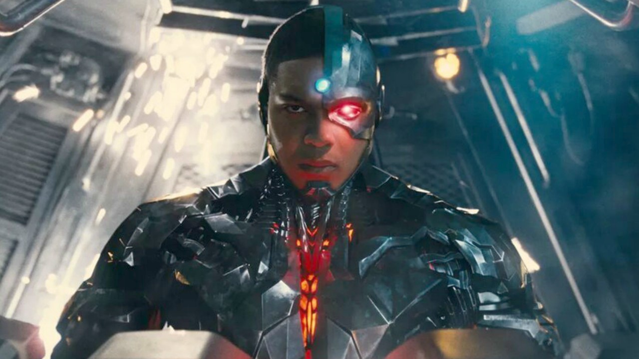 Ciborgue é excluído do roteiro de The Flash e Ray Fisher não fará mais parte do filme, segundo site