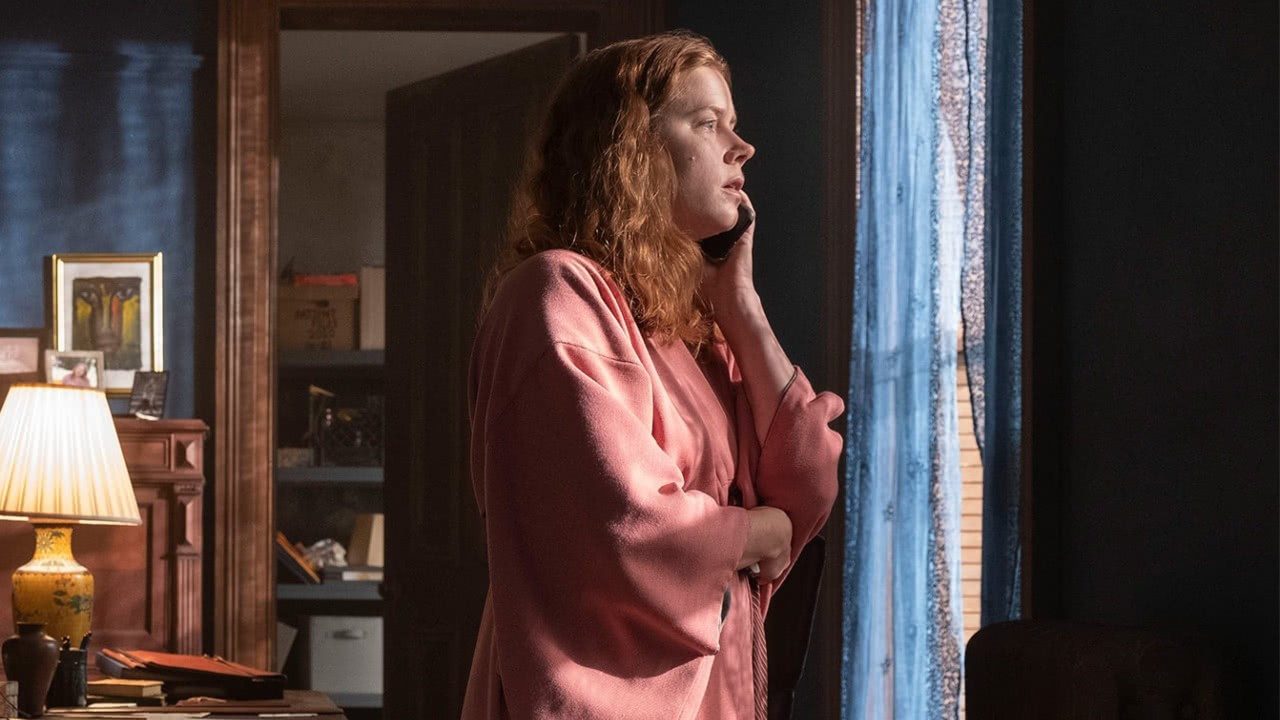 Crítica A Mulher Na Janela Netflix 2021 Suspense Pretensioso E