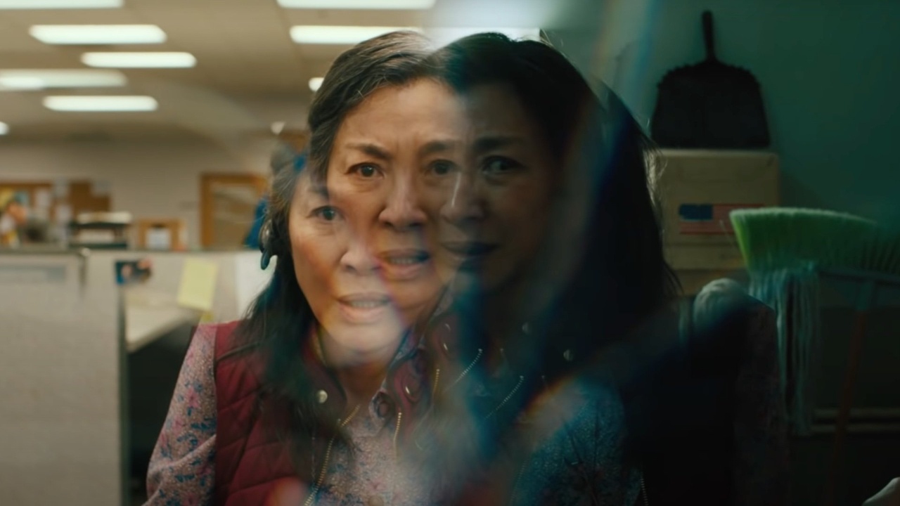 Everything Everywhere All At Once | Multiverso de Michelle Yeoh está no trailer de novo filme da A24