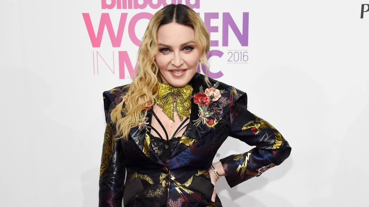 Cinebiografia de Madonna entra em hiato com cantora entrando em turnê mundial